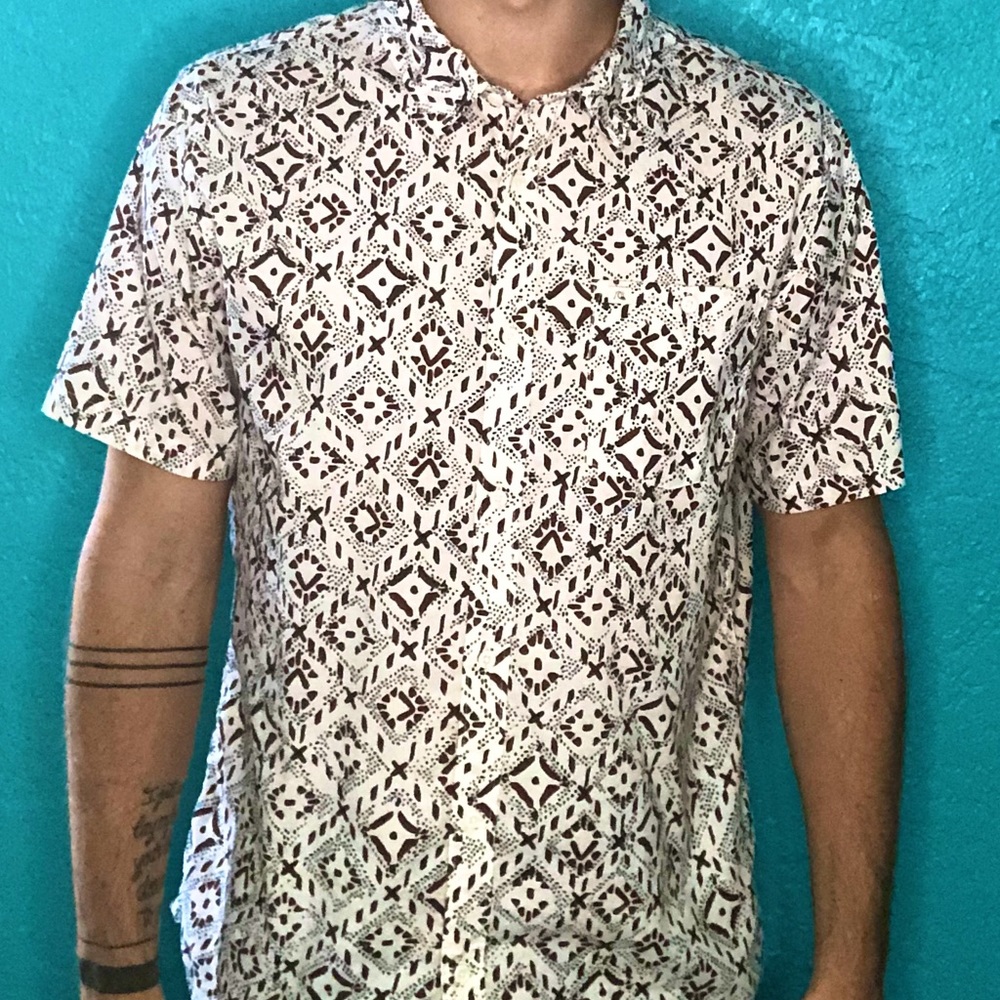 Brand new 2021 Quiksilver button up